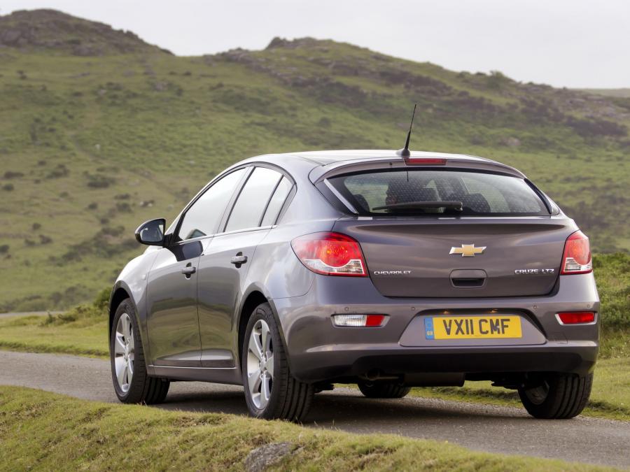  Chevrolet Cruze Hatchback 2011 года  (UK) (фото 14 из 43)